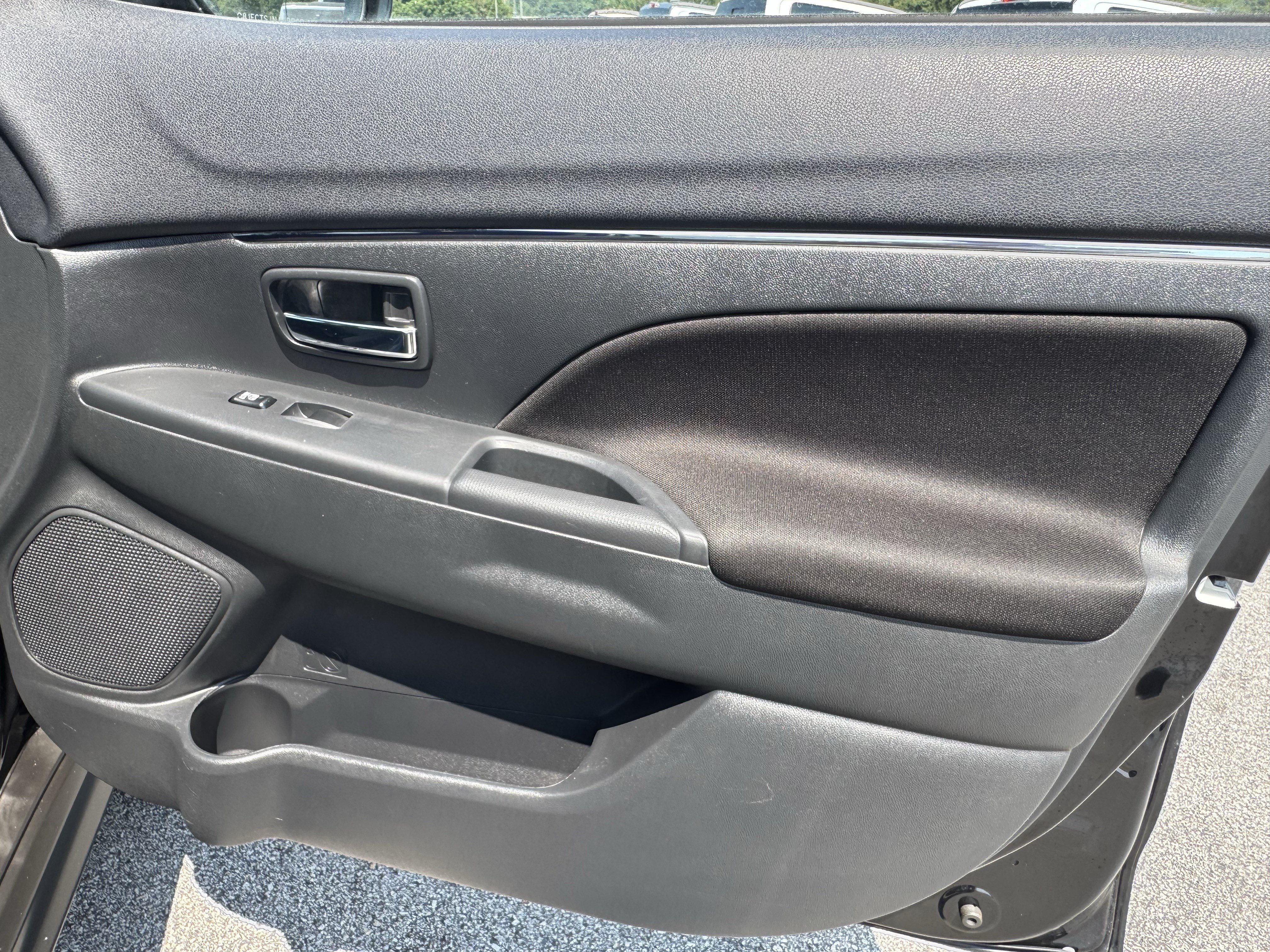 Used 2025 Mitsubishi Outlander Sport AWD image 15