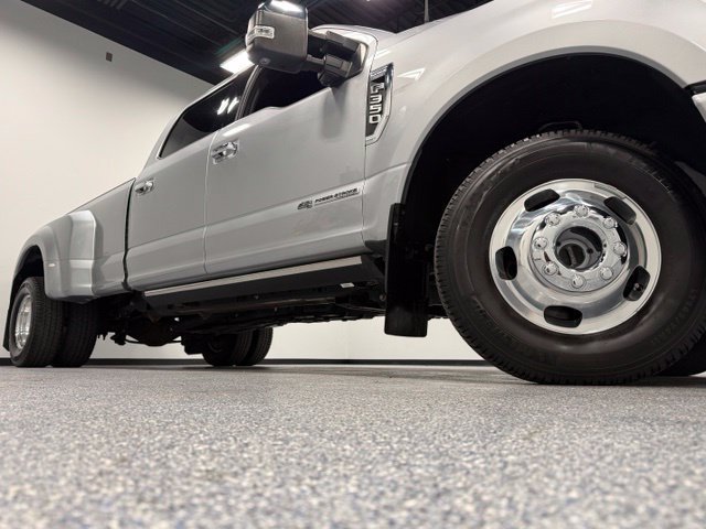Certified 2022 Ford F350 Platinum AWD/4WD image 2