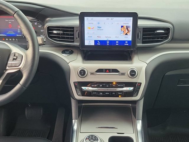 Certified 2022 Ford Explorer XLT w/ Equipment Group 202A AWD/4WD image 22