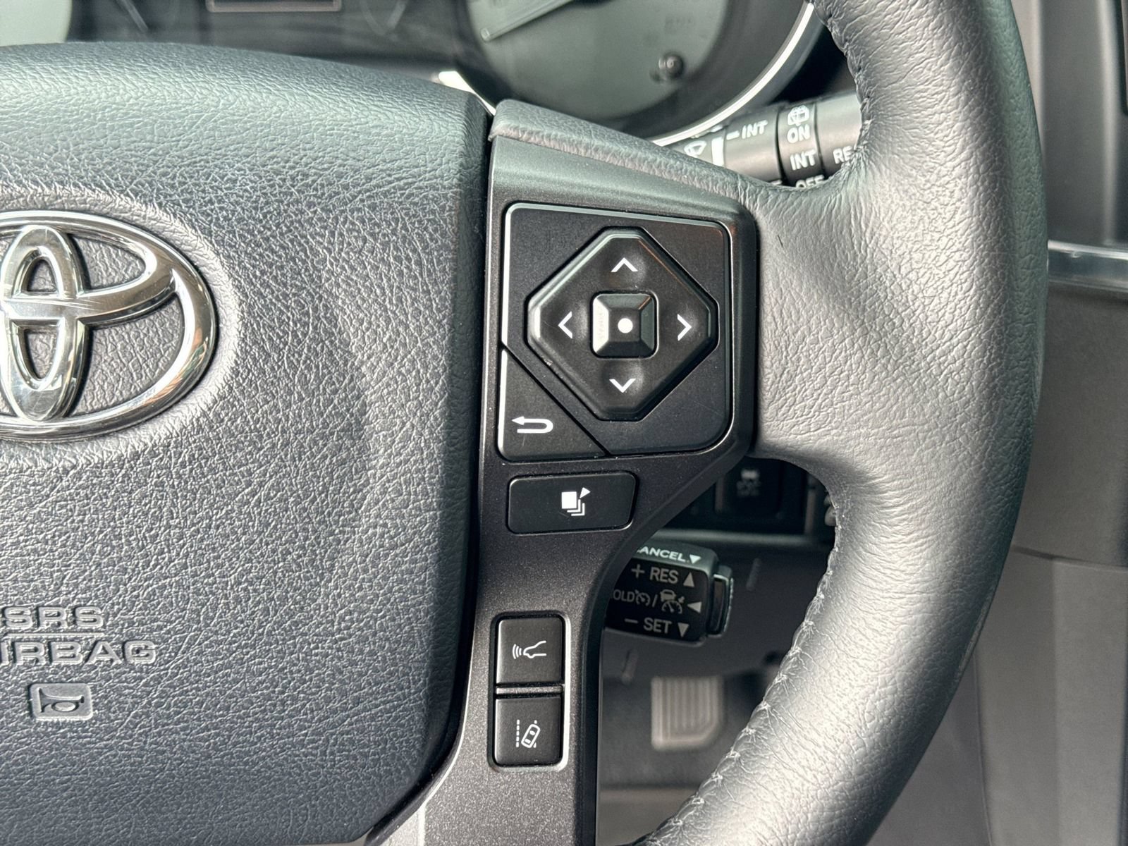 Used 2020 Toyota Sequoia TRD Pro AWD/4WD image 31