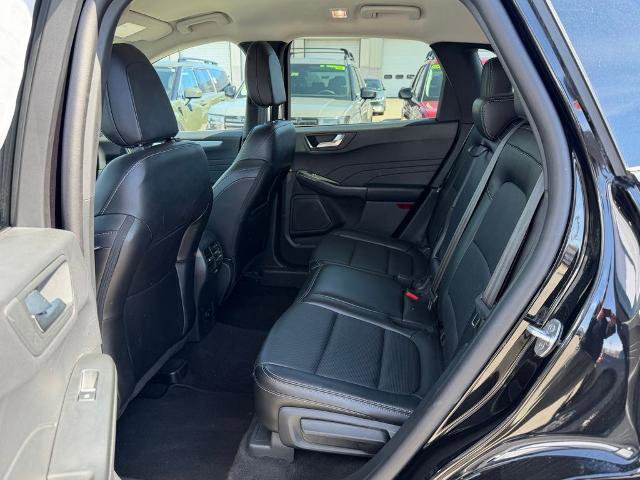Certified 2025 Ford Escape Platinum AWD/4WD image 17