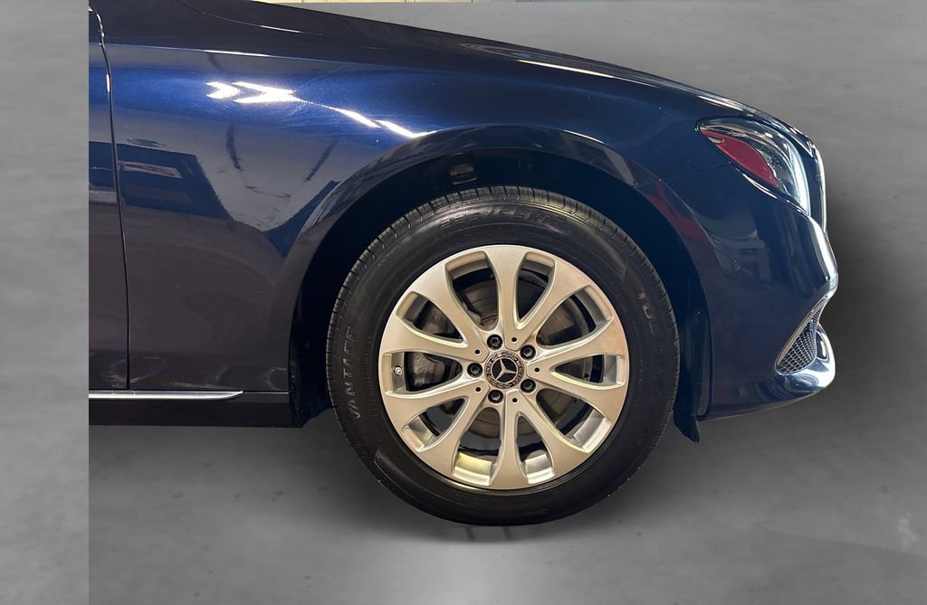 Used 2018 Mercedes-Benz E 300 4MATIC image 19