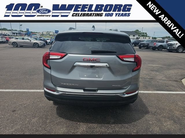 Used 2024 GMC Terrain SLT AWD/4WD image 4