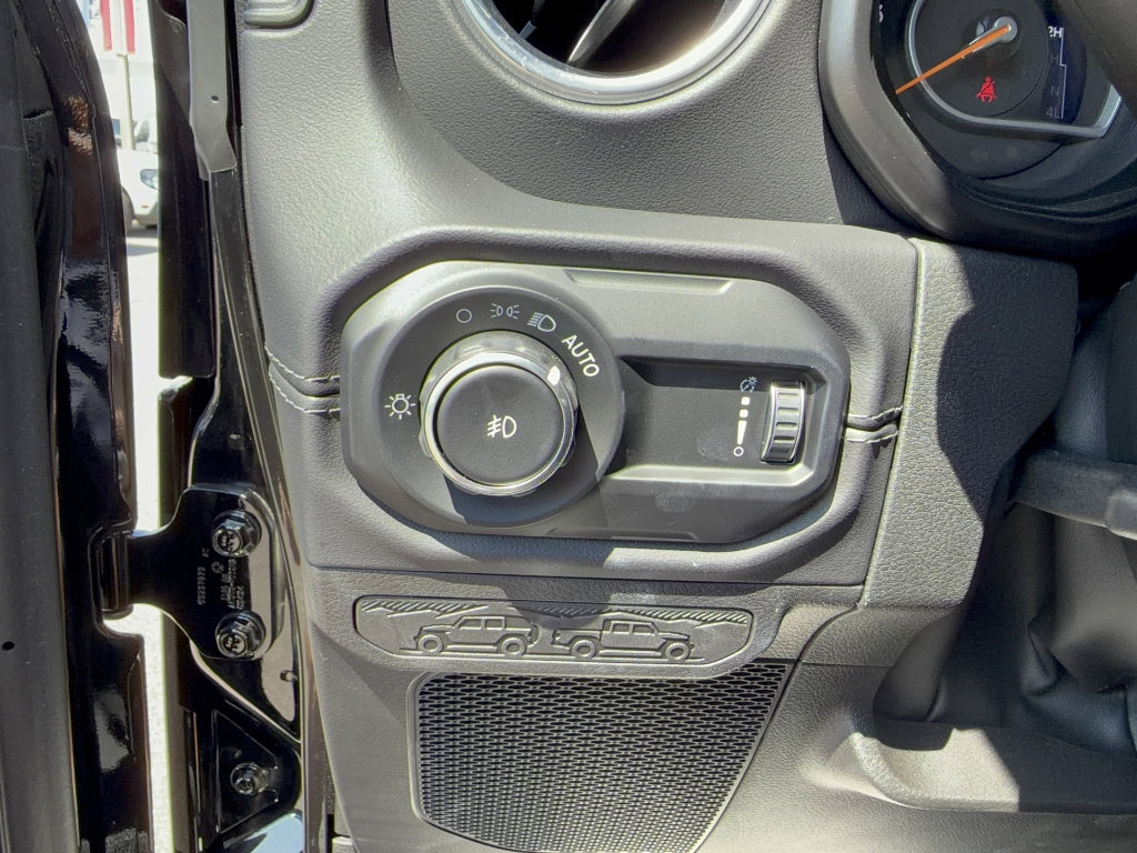 Used 2024 Jeep Wrangler Sahara w/ Technology Group image 28