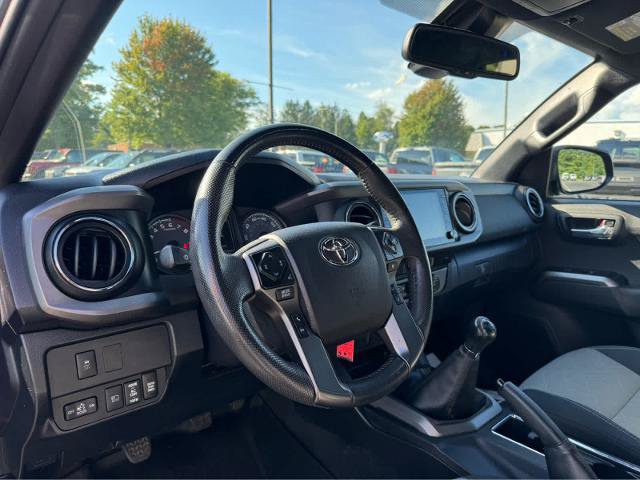 Used 2021 Toyota Tacoma TRD Sport AWD/4WD image 16