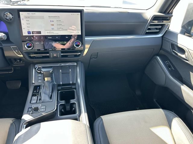 Used 2024 Lexus GX 550 AWD/4WD image 14