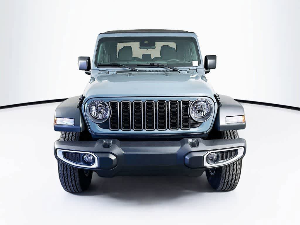 Used 2025 Jeep Gladiator Sport AWD/4WD image 6