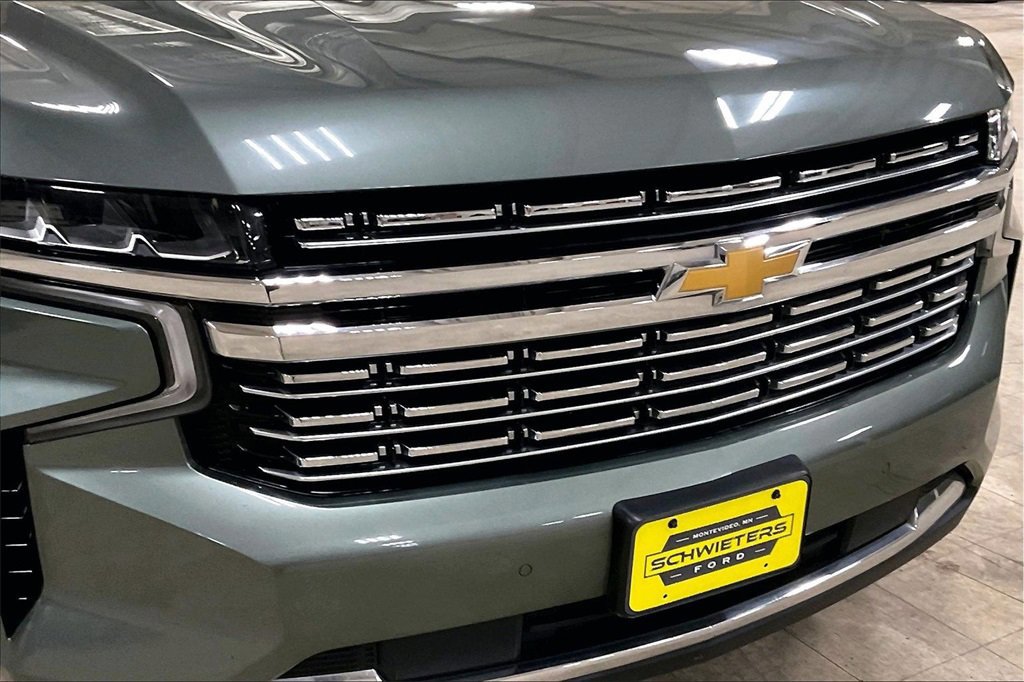 Used 2023 Chevrolet Suburban Premier image 29