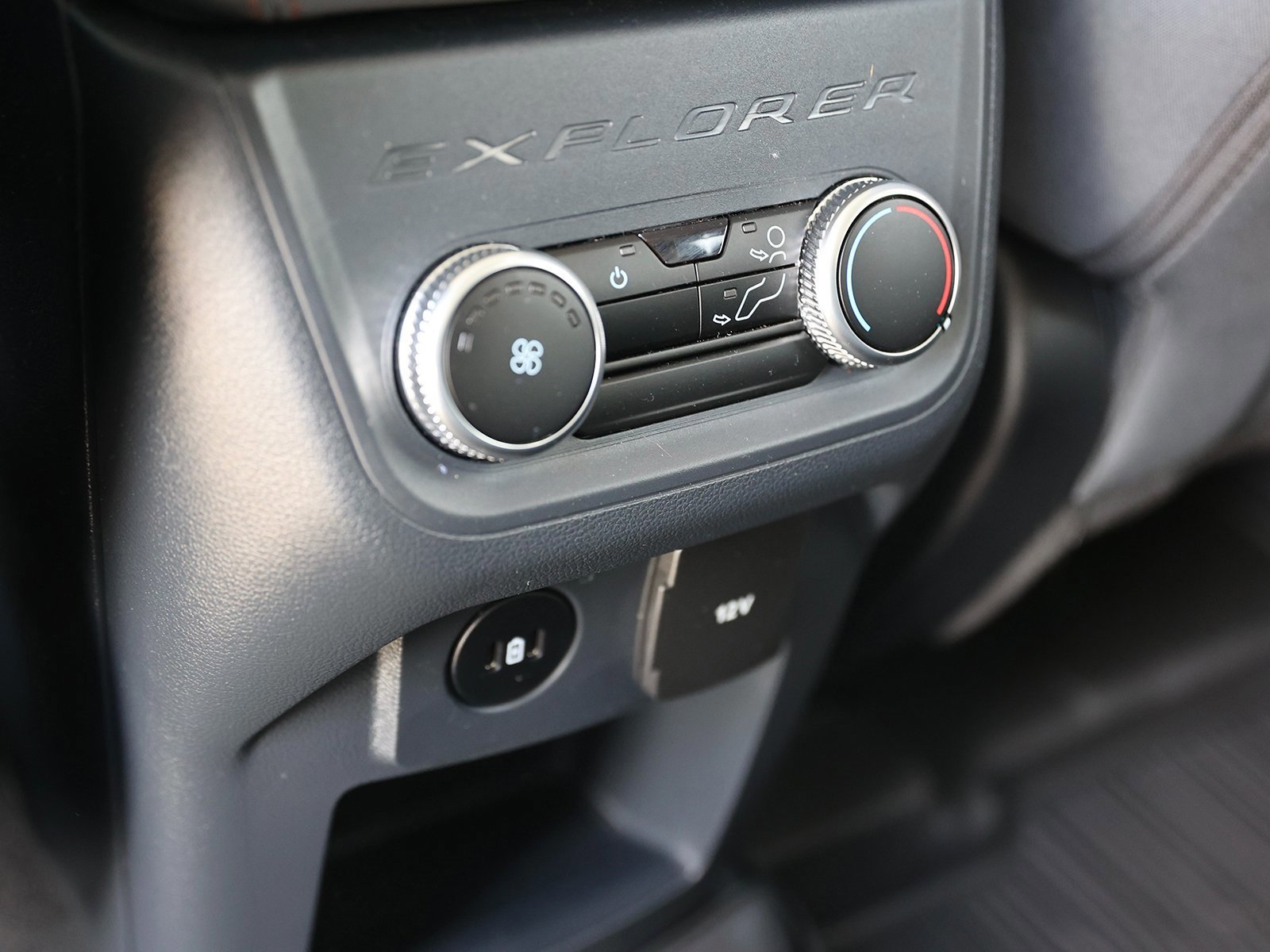 Certified 2025 Ford Explorer Active image 26