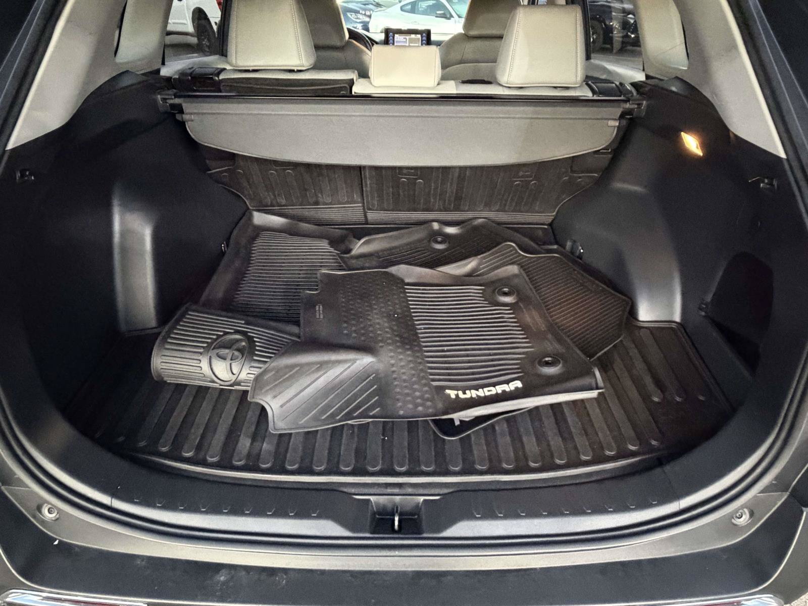 Used 2019 Toyota RAV4 XLE Premium w/ Cold Weather Package AWD/4WD image 32