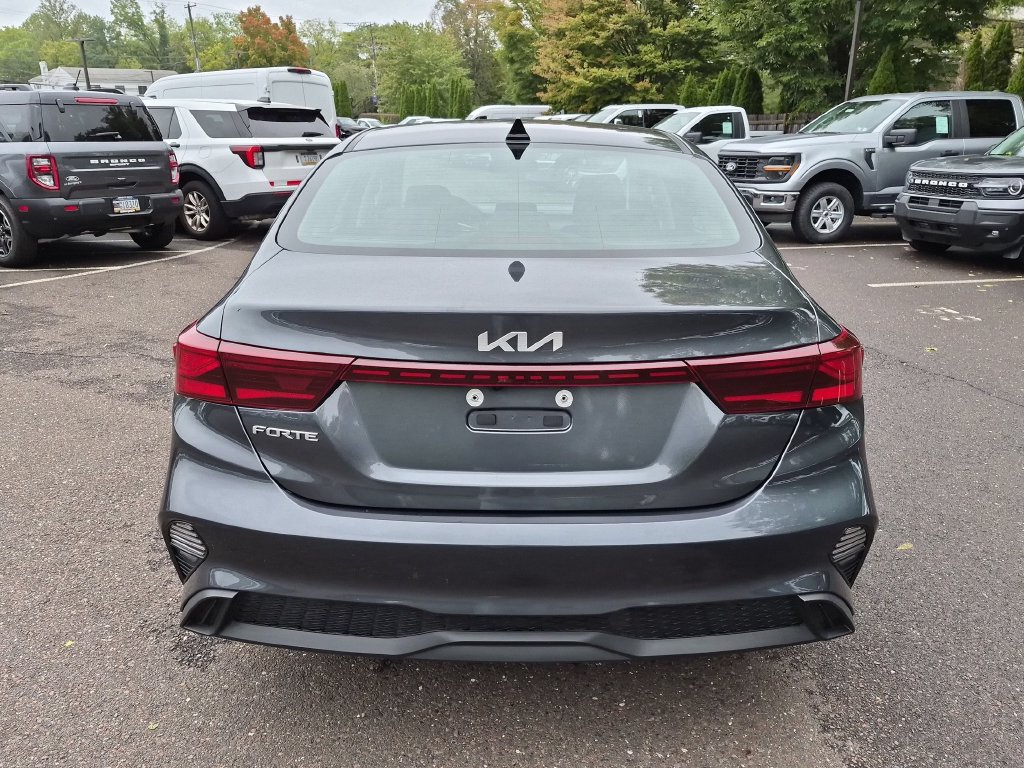 Used 2024 Kia Forte LXS FWD image 9