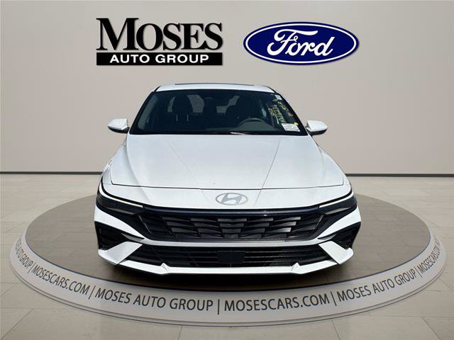 Used 2025 Hyundai Elantra SEL FWD image 4