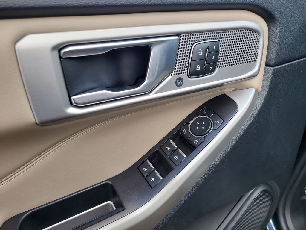 Certified 2022 Ford Explorer Limited w/ Equipment Group 301A image 16