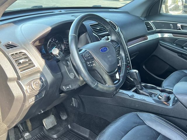 Certified 2017 Ford Explorer Limited AWD/4WD image 7