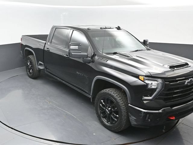Used 2025 Chevrolet Silverado 2500 LTZ w/ LTZ Plus Package AWD/4WD image 17
