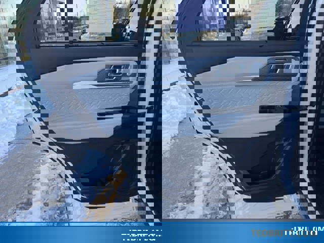 Certified 2025 Ford Explorer Platinum w/ Ultimate Package image 19