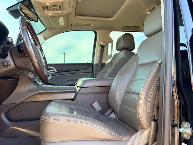Used 2020 GMC Yukon XL Denali w/ Denali Premium Package AWD/4WD image 15