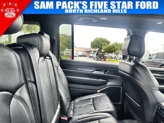 Used 2024 Jeep Wagoneer 4WD w/ Premium Group I image 16