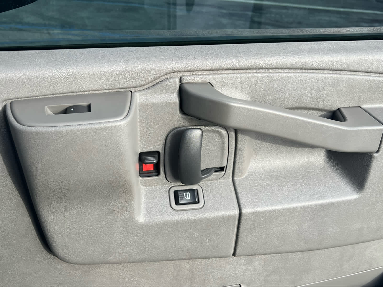 Used 2021 Chevrolet Express 2500 w/ Driver Convenience Package image 18