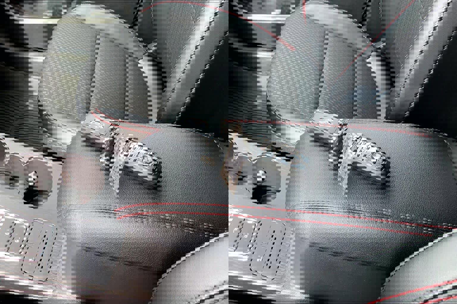 Certified 2025 Ford Escape ST-Line w/ Equipment Group 301A image 15