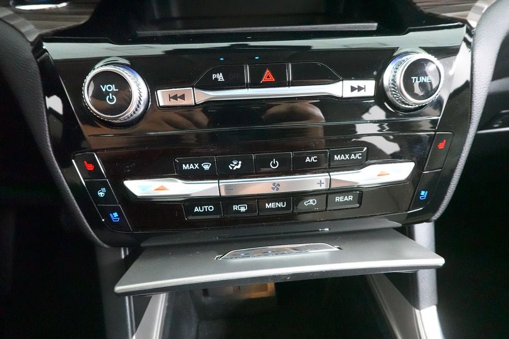 Certified 2023 Ford Explorer Limited AWD/4WD image 16