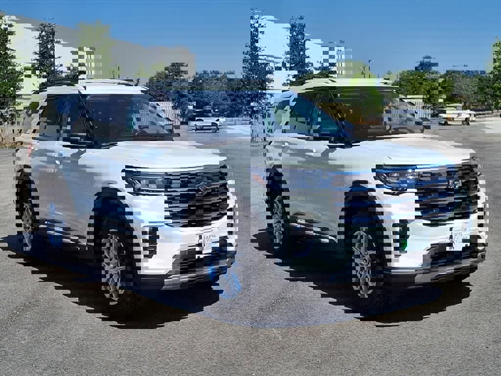 Certified 2025 Ford Explorer Active w/ Active Comfort Package image 5