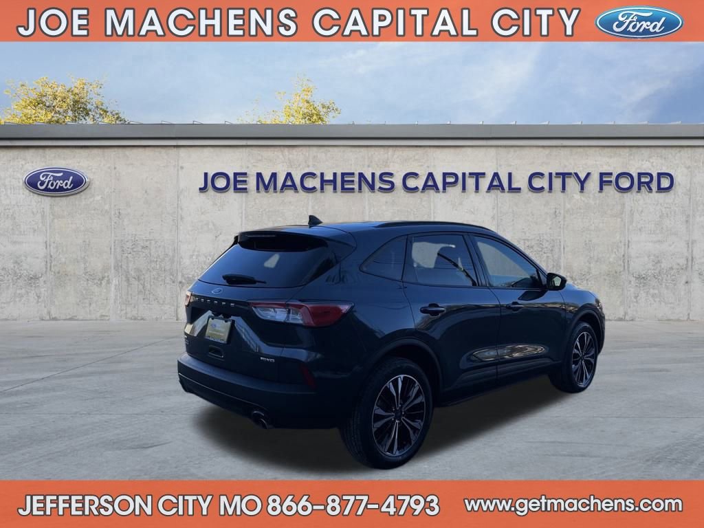 Certified 2022 Ford Escape SE w/ SE Sport Appearance Package image 5