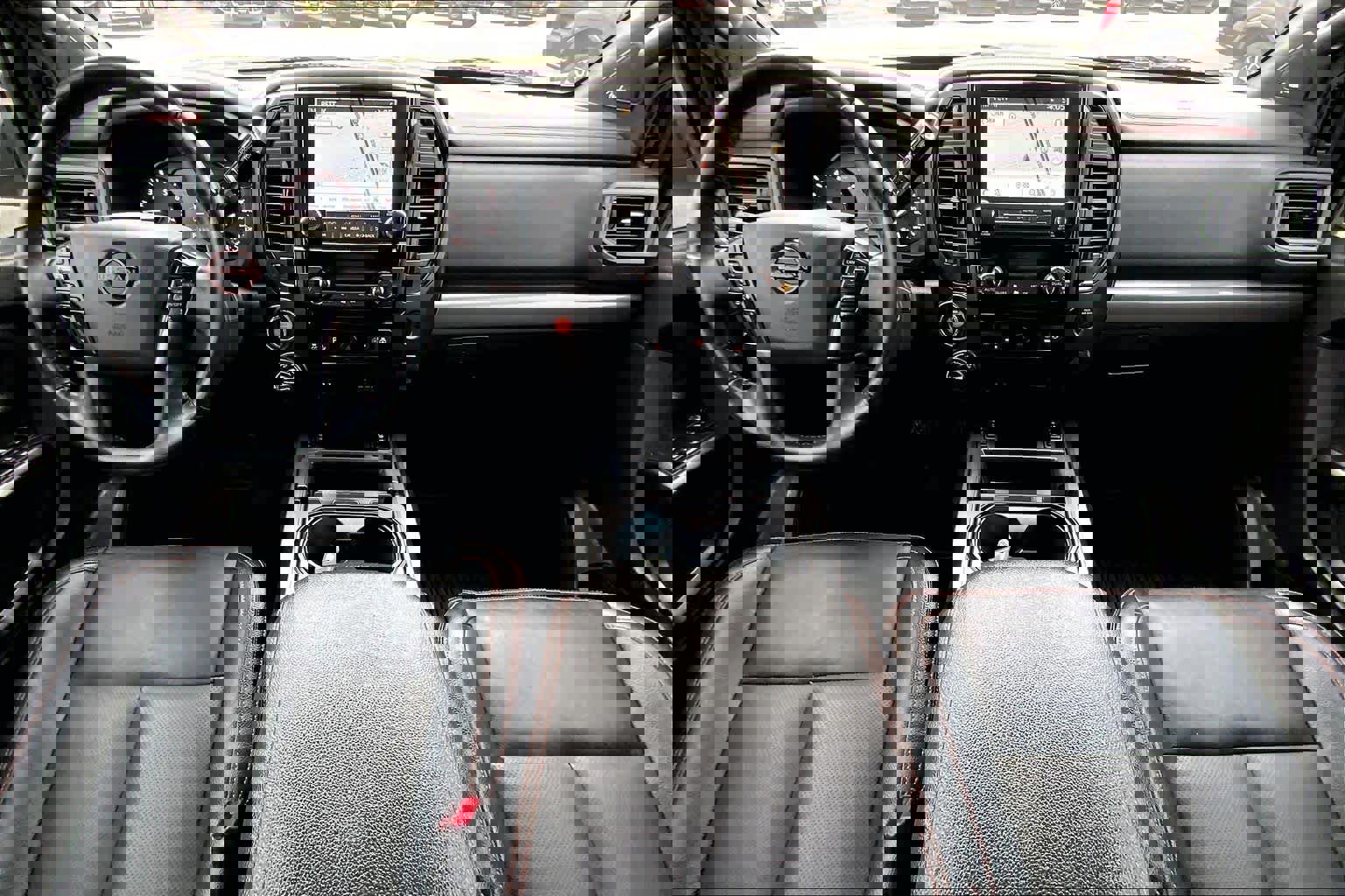 Used 2023 Nissan Titan PRO-4X w/ Pro-4x Convenience Package image 14