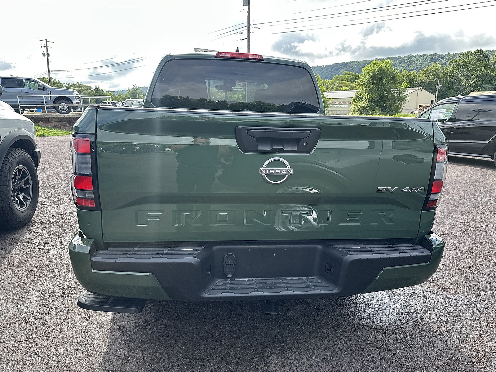 Used 2023 Nissan Frontier SV w/ Tow Package AWD/4WD image 2