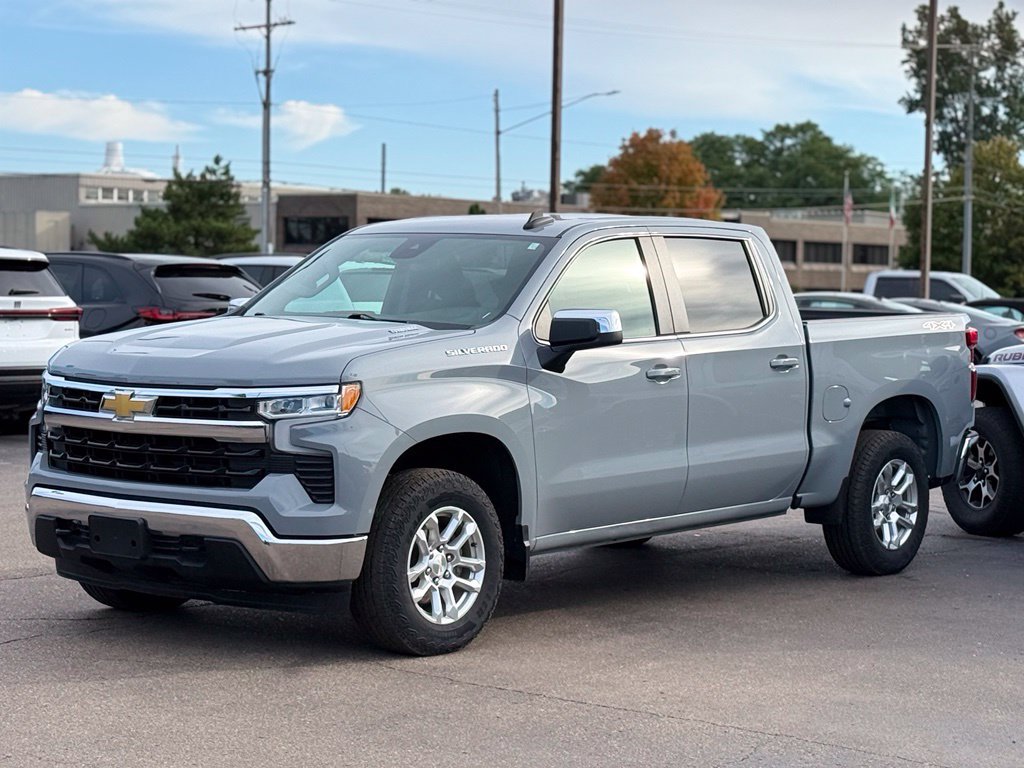 Used 2024 Chevrolet Silverado 1500 LT AWD/4WD image 39