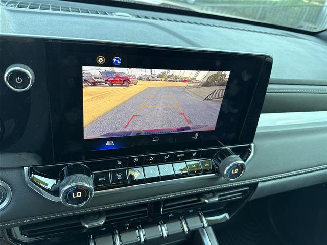 Used 2024 Chevrolet Colorado LT w/ LT Convenience Package III RWD image 8