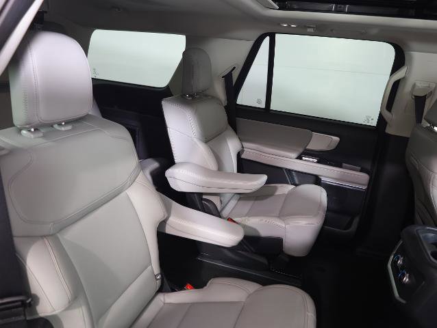 Certified 2025 Ford Expedition Active image 11