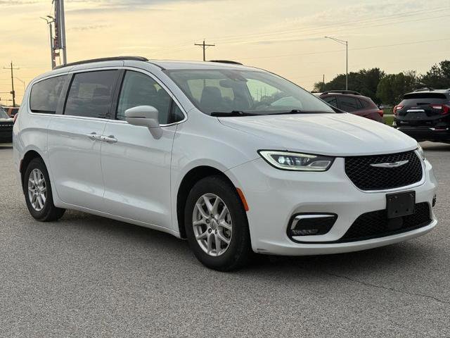 Used 2022 Chrysler Pacifica Touring-L FWD image 8