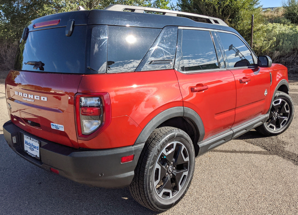 Certified 2024 Ford Bronco Sport Outer Banks AWD/4WD image 3