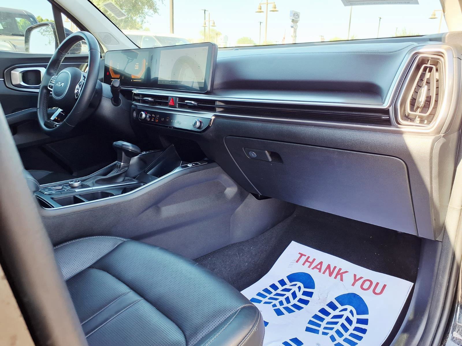 Used 2024 Kia Sorento S image 10