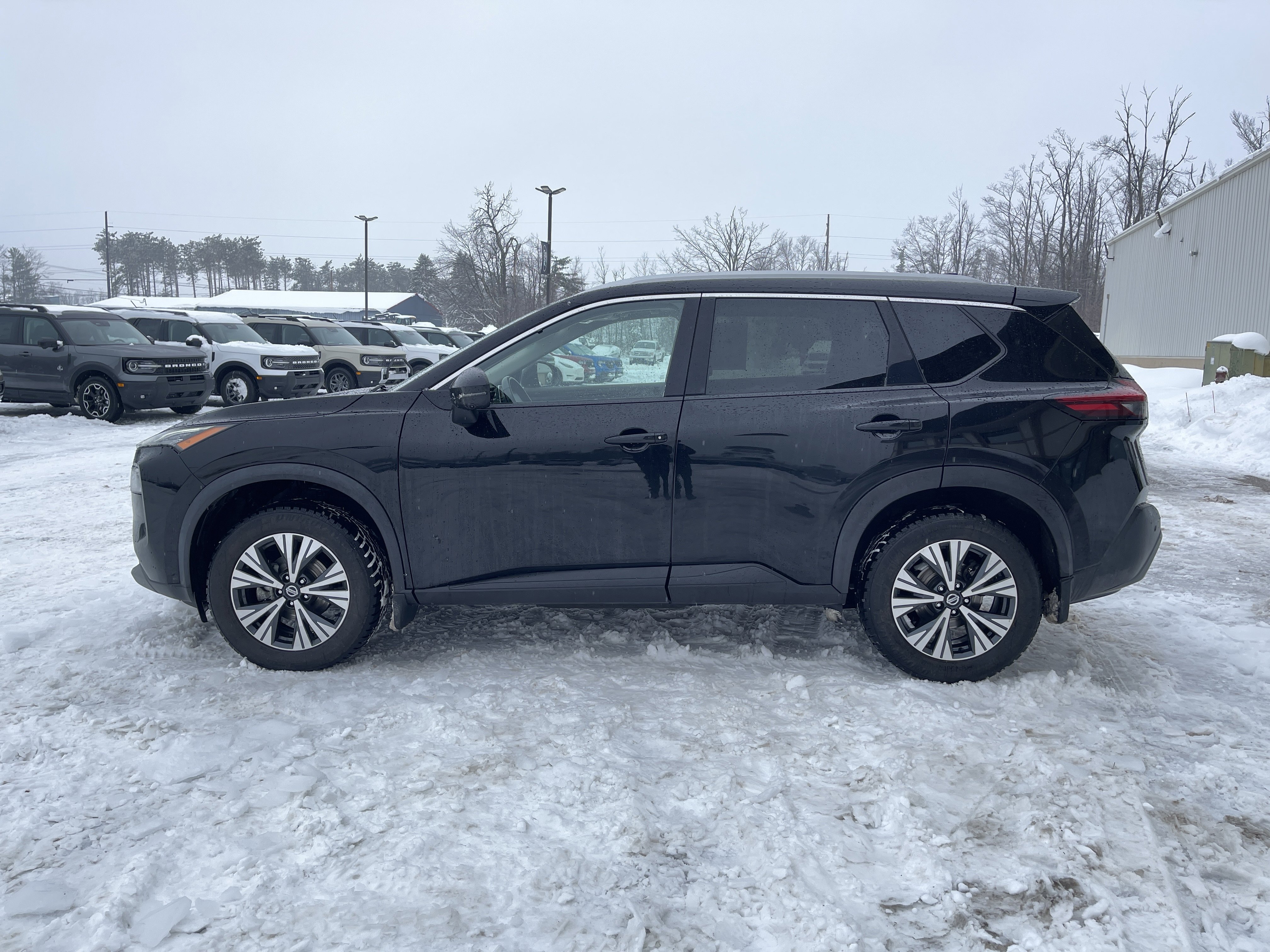 Used 2021 Nissan Rogue SV image 7
