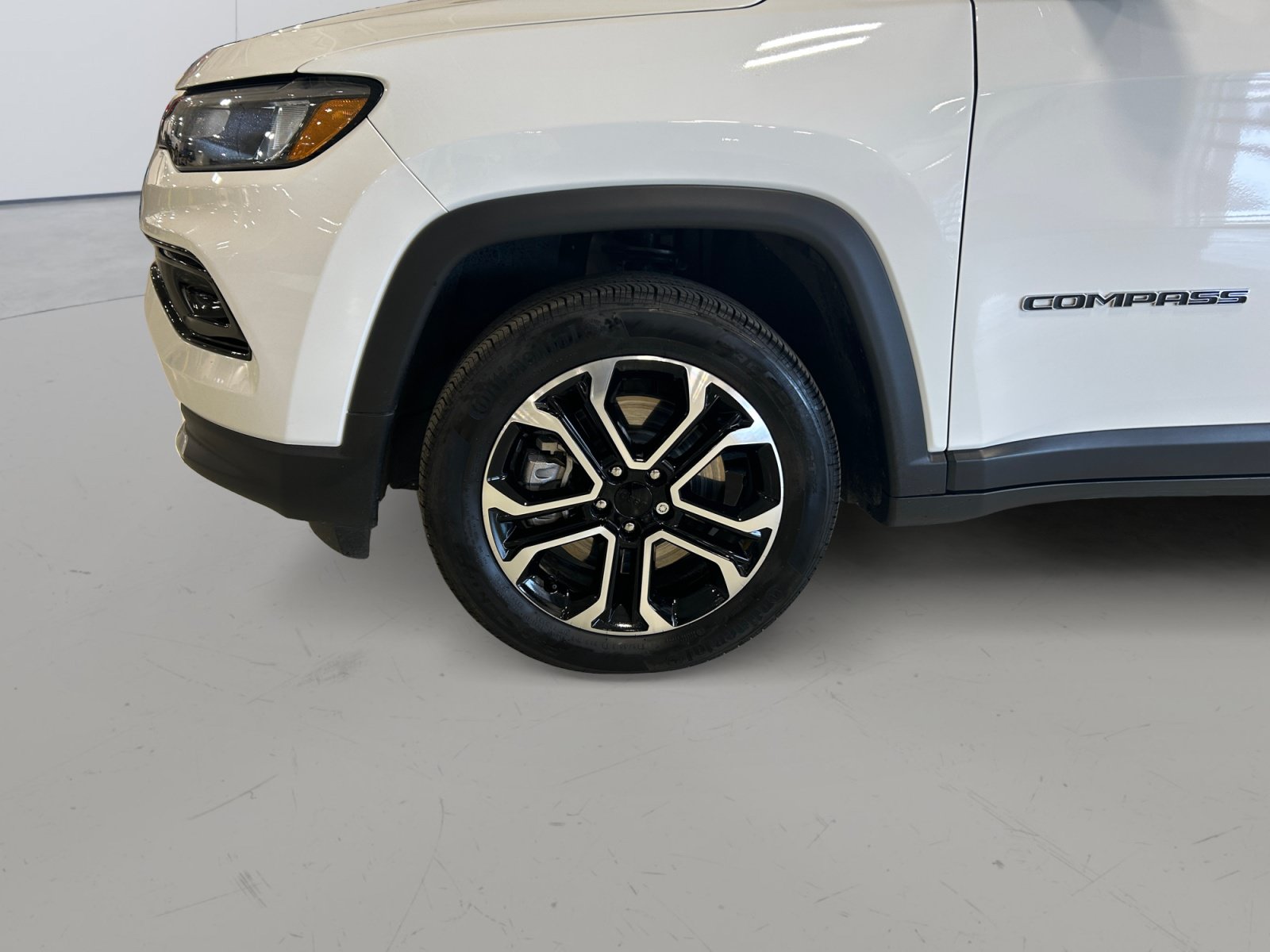 Used 2024 Jeep Compass Limited AWD/4WD image 9