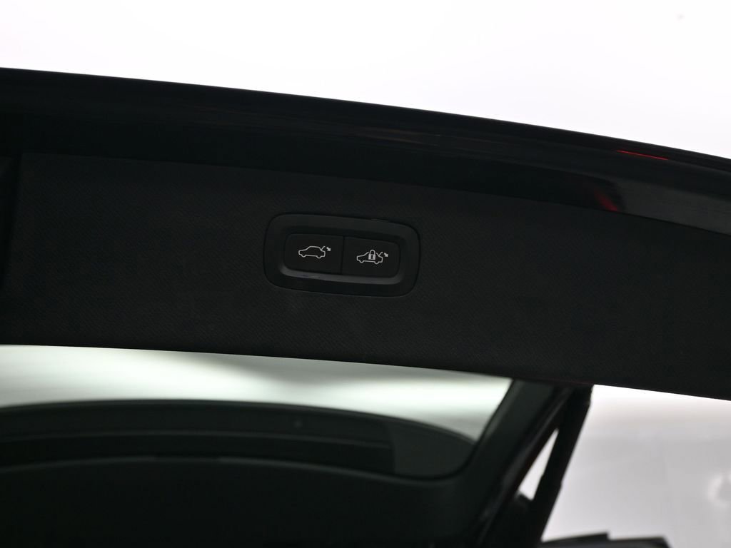 Used 2017 Volvo XC90 T5 Momentum w/ Vision Package image 48