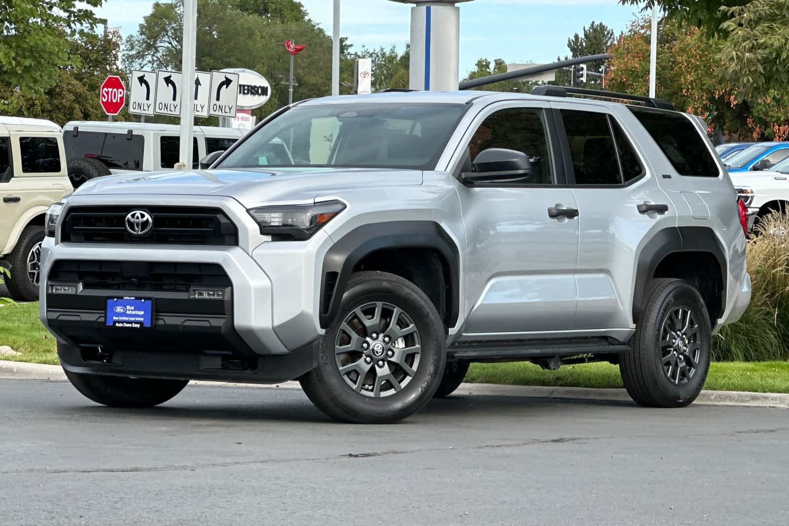 Used 2025 Toyota 4Runner SR5 AWD/4WD image 1