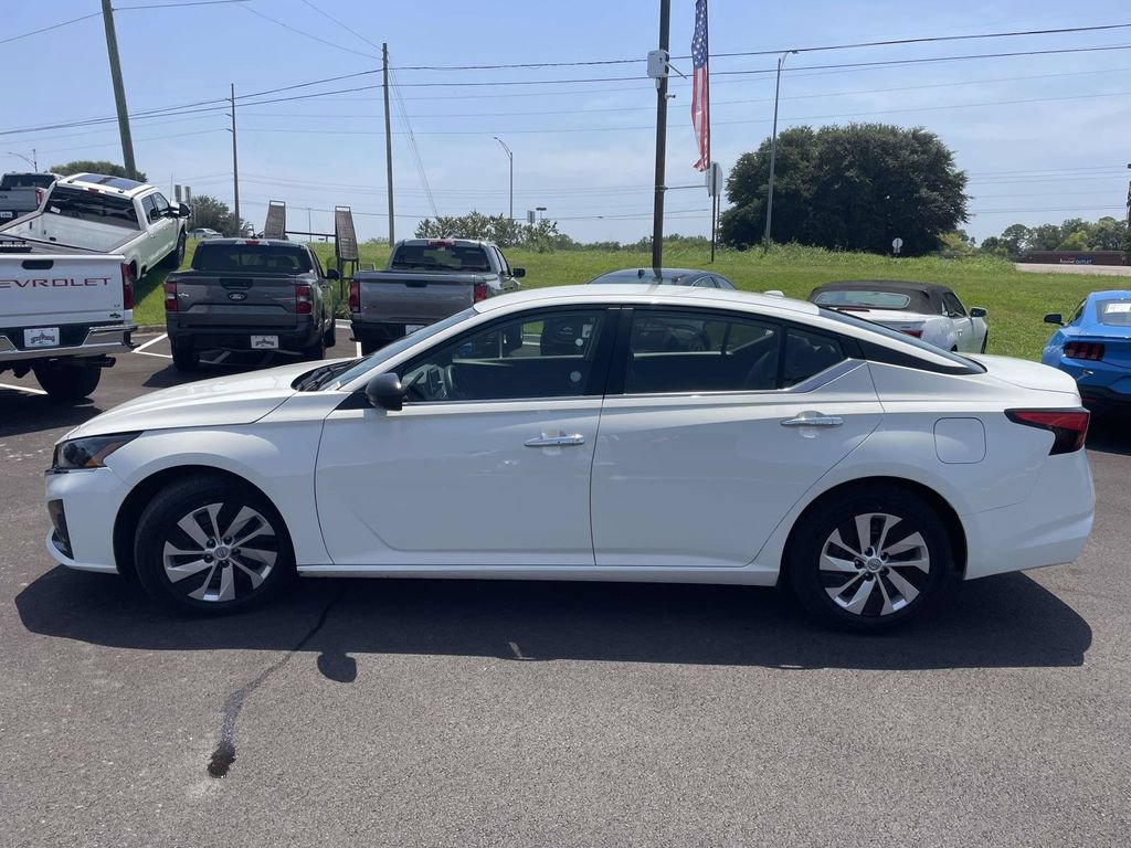 Used 2025 Nissan Altima 2.5 S FWD image 6