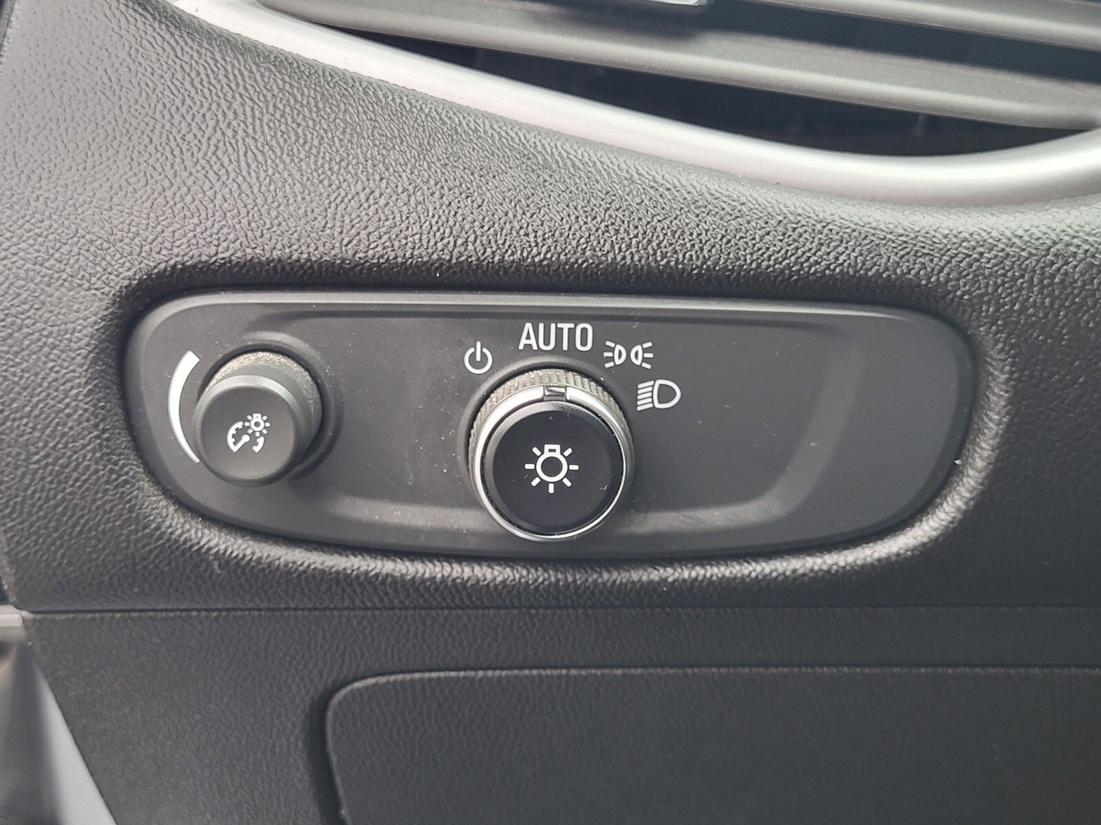 Used 2024 Chevrolet Malibu LT image 23