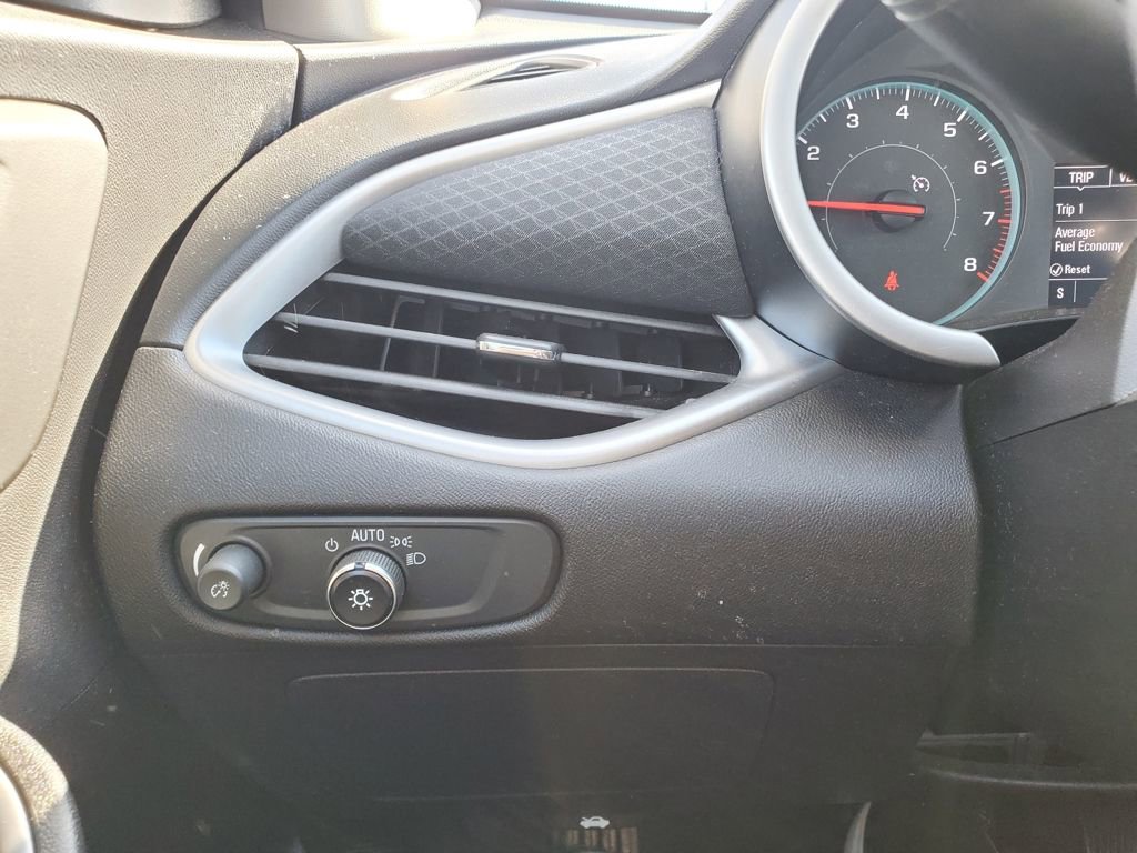 Used 2024 Chevrolet Malibu LT image 16