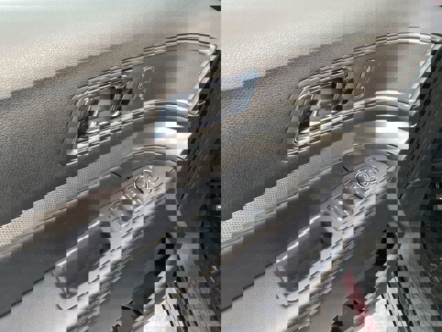 Certified 2018 Ford Explorer XLT w/ Equipment Group 201A image 11