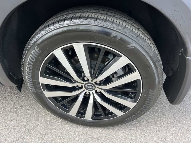 Used 2024 Nissan Pathfinder Platinum w/ Cargo Package FWD image 14
