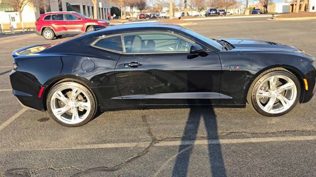 Used 2022 Chevrolet Camaro LT w/ RS Package image 7