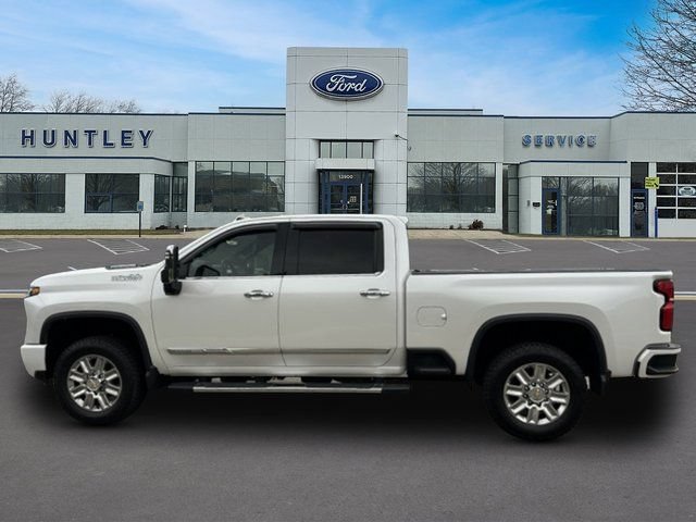 Used 2024 Chevrolet Silverado 2500 High Country w/ High Country Premium Package AWD/4WD image 6