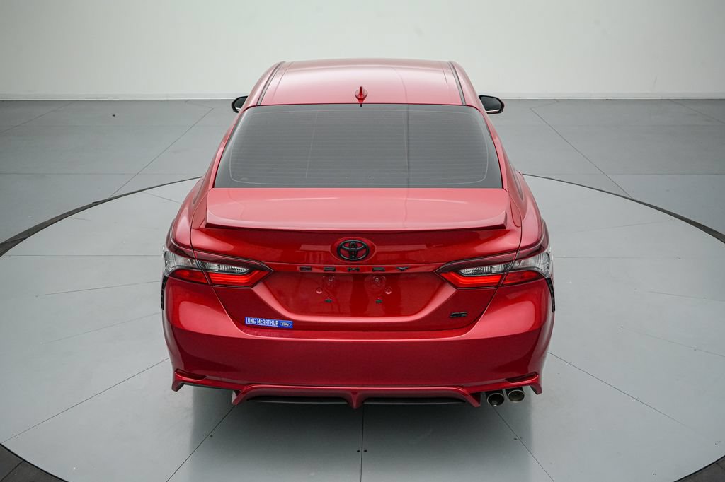 Used 2021 Toyota Camry SE w/ Cold Weather Package FWD image 5
