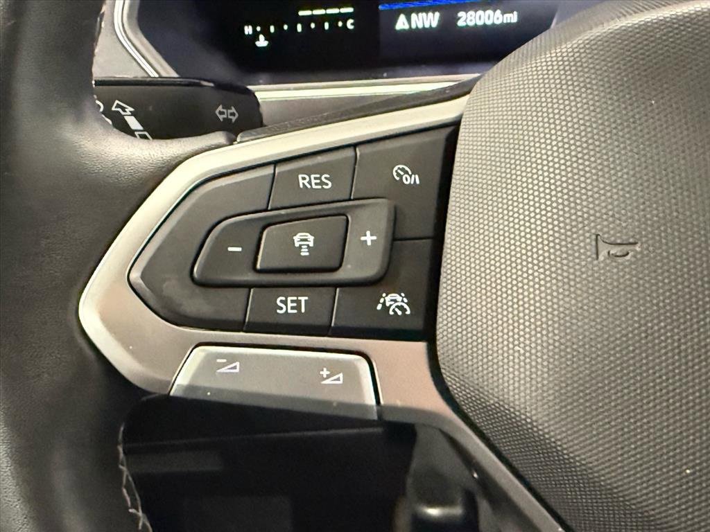 Used 2023 Volkswagen Tiguan SE w/ Panoramic Sunroof Package image 23