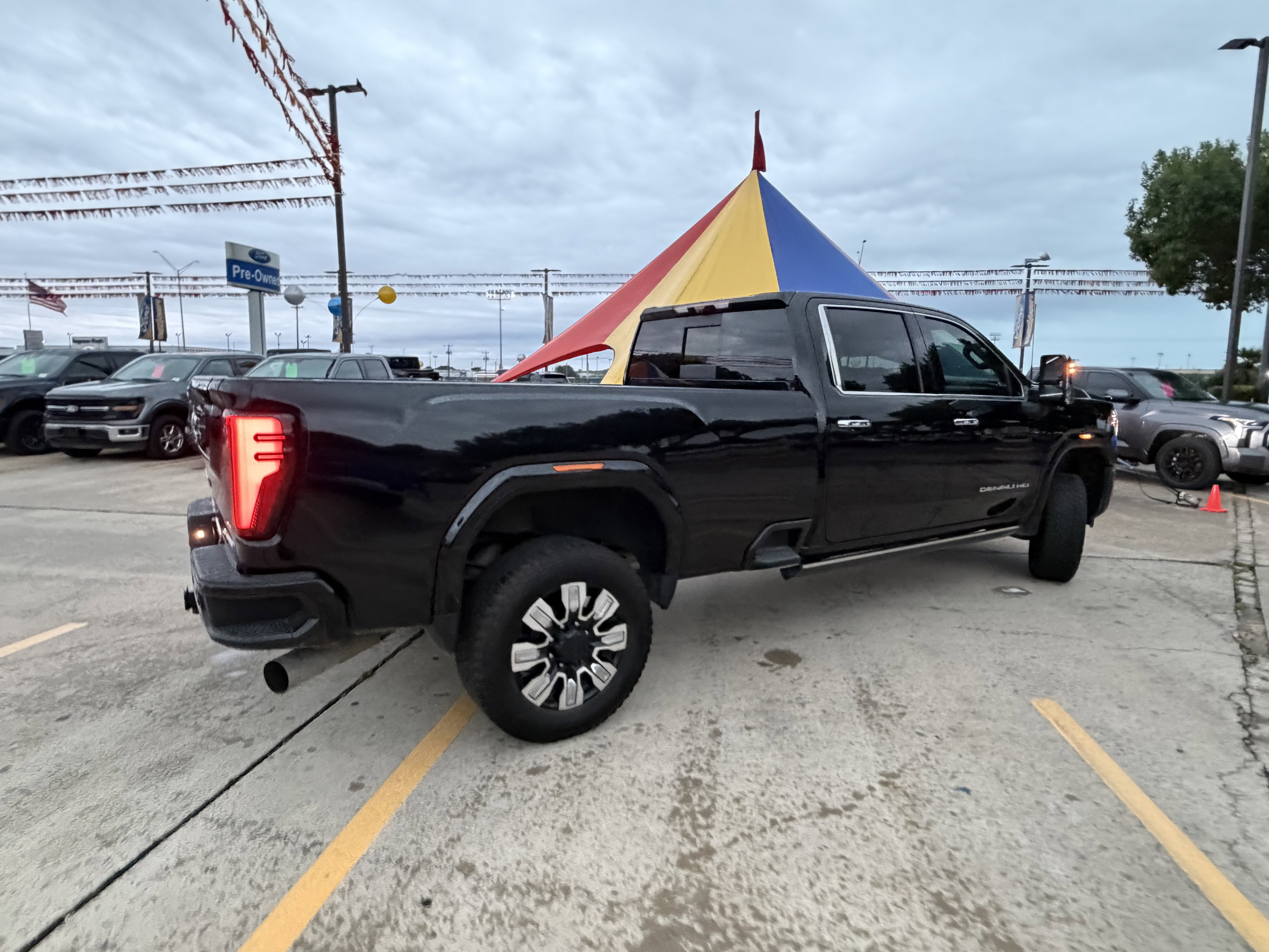 Used 2025 GMC Sierra 3500 Denali w/ Denali Reserve Package AWD/4WD image 7
