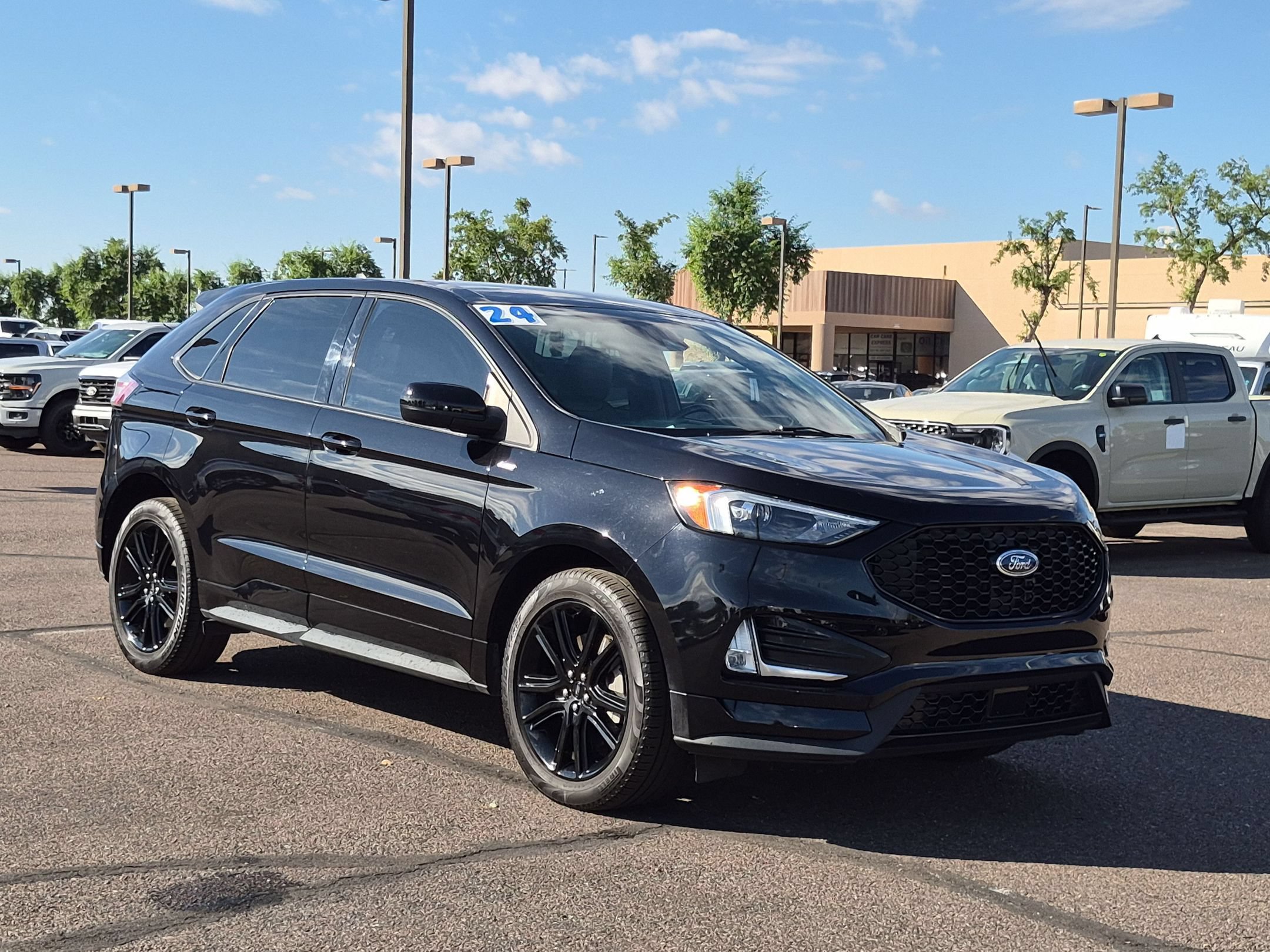 Certified 2024 Ford Edge ST-Line AWD/4WD image 3